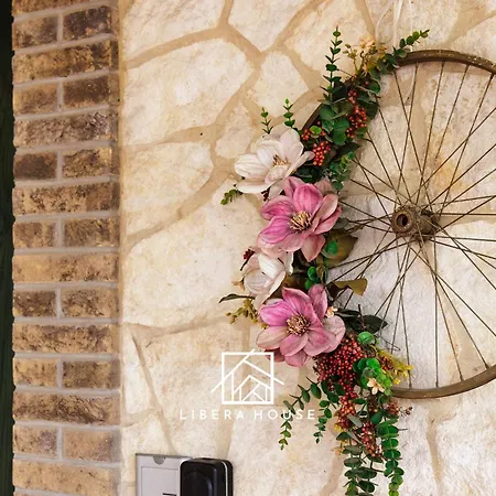 Libera House - Sweet